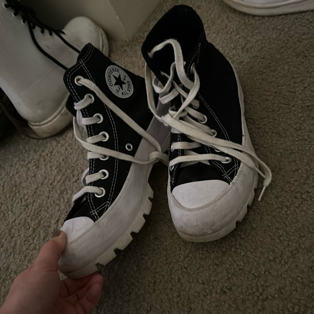 Lugged sole black converse